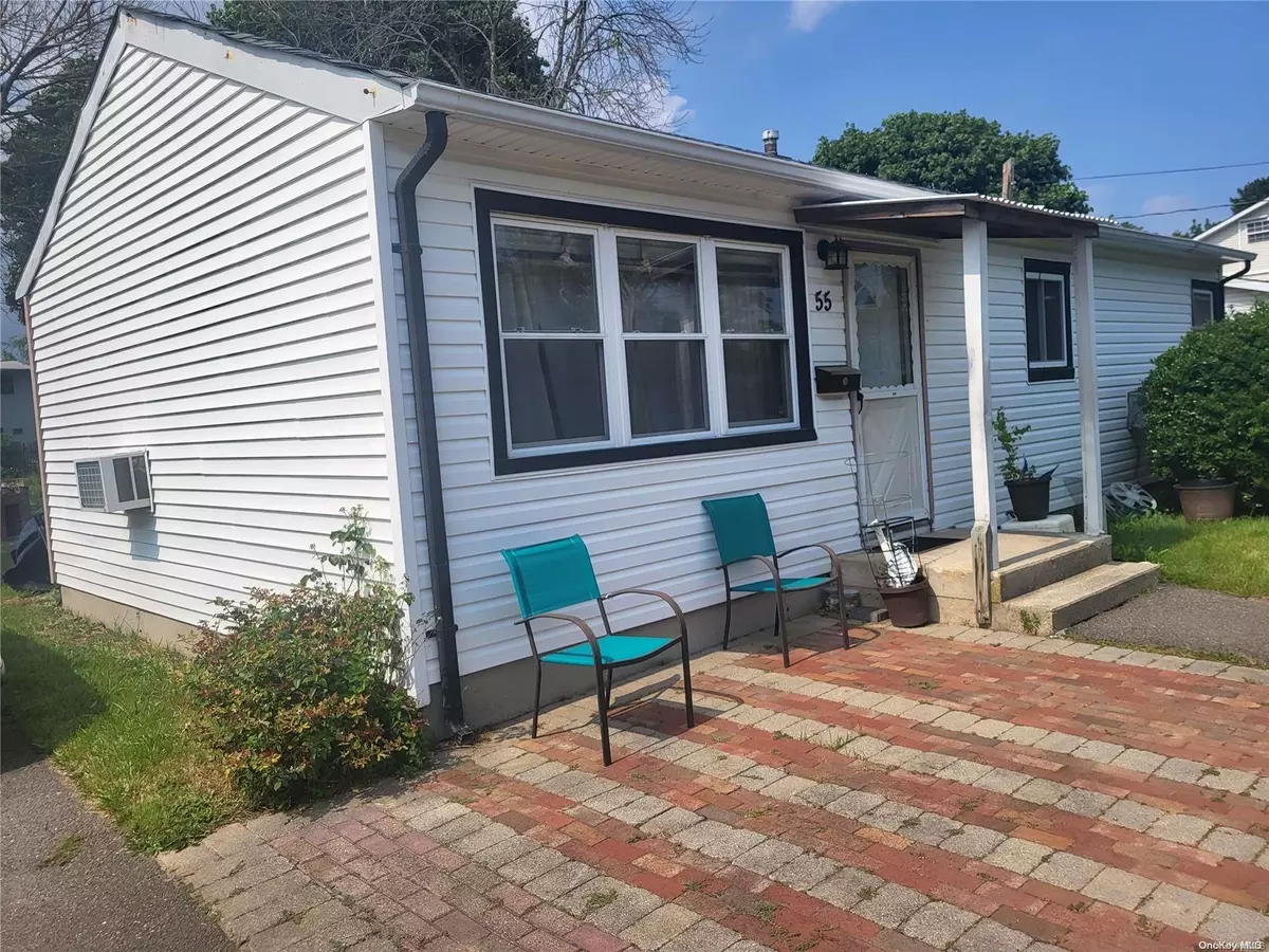 Brentwood, NY 11717,55 Patton ST