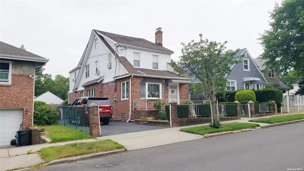 11-08 147th ST, Whitestone, NY 11357