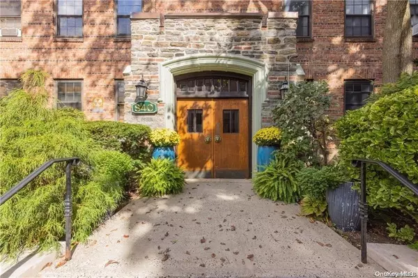 Yonkers, NY 10701,840 Bronx River RD #3B