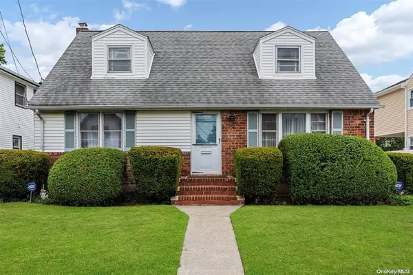 128 Memphis AVE, South Floral Park, NY 11001