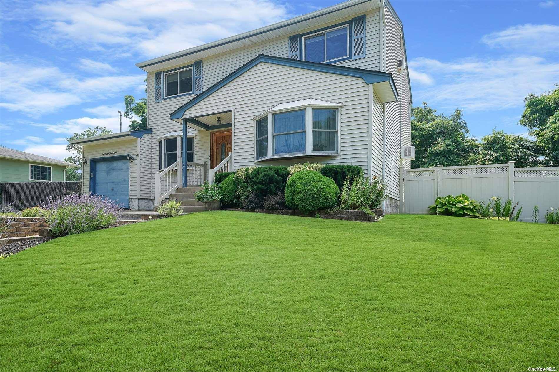 2868 Pond RD, Ronkonkoma, NY 11779