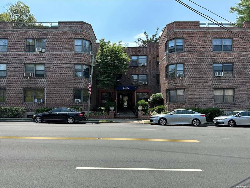 140 South Middleneck RD #3F, Great Neck, NY 11021