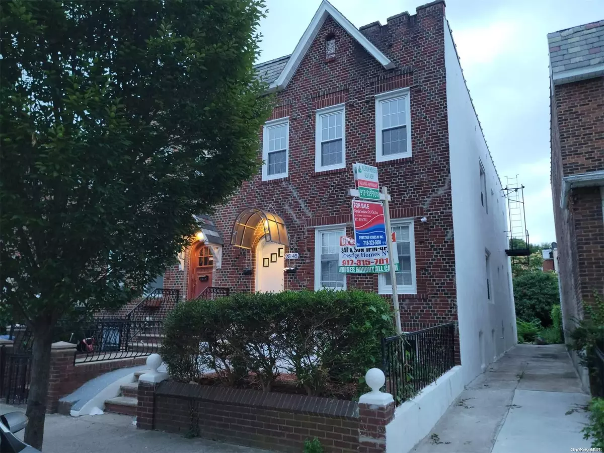 East Elmhurst, NY 11369,25-45 98th ST