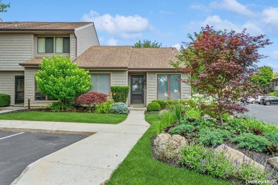 57 Stanford Court #57, Wantagh, NY 11793