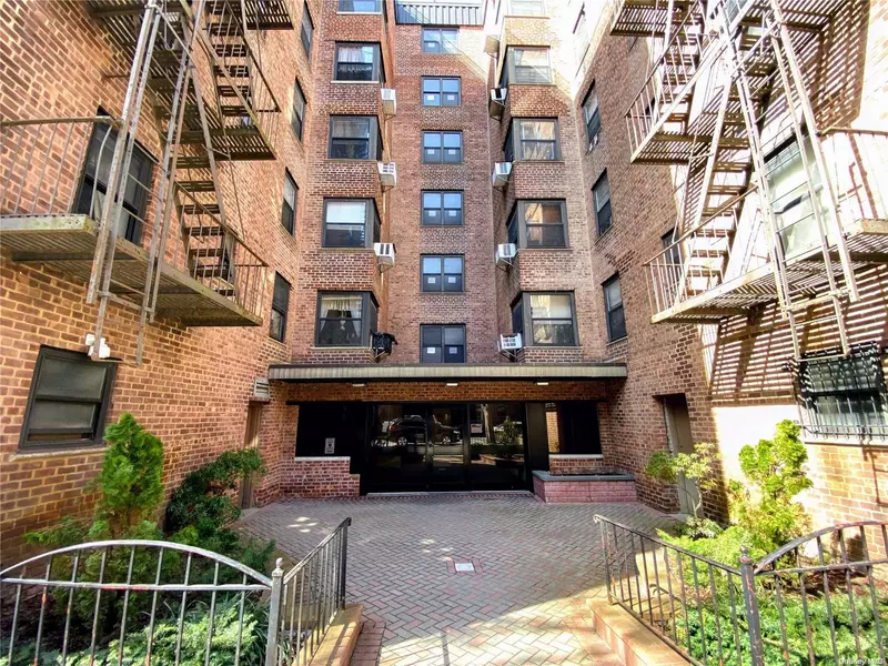 32-40 91st ST #210, East Elmhurst, NY 11369