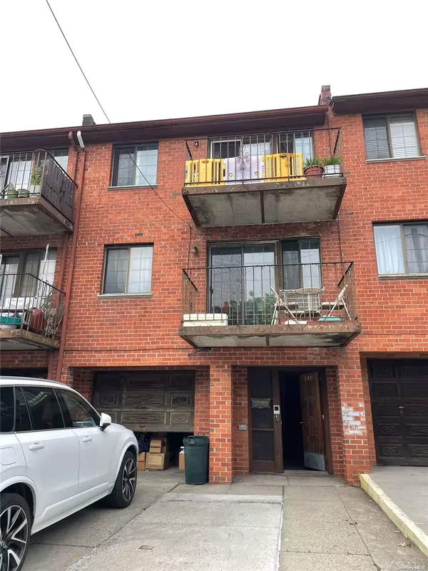 40-16 165th Street, Flushing, NY 11358