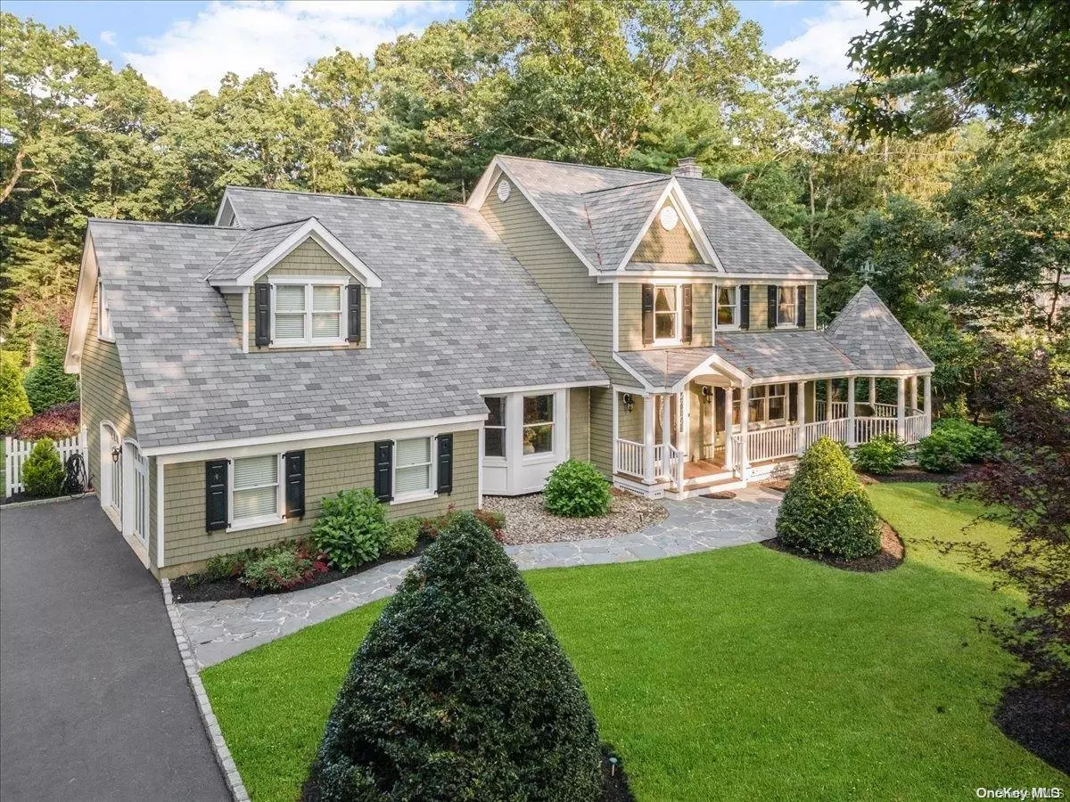 Hauppauge, NY 11788,17 S Equestrian CT