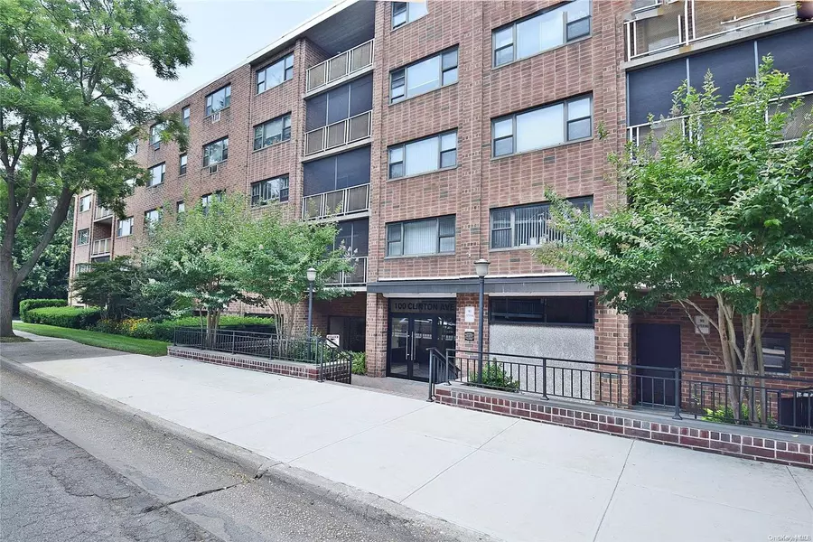 100 Clinton AVE #3C, Mineola, NY 11501