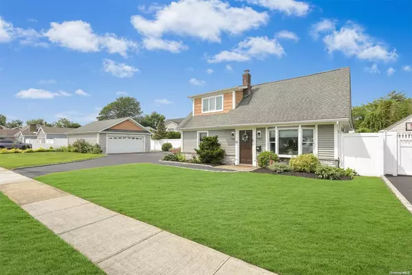 10 Mortimer AVE, Babylon, NY 11702