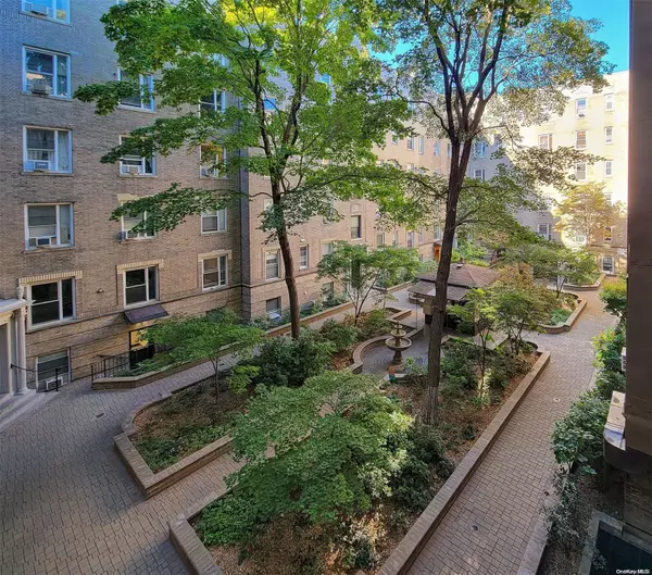 45-08 40th ST #C42, Sunnyside, NY 11104