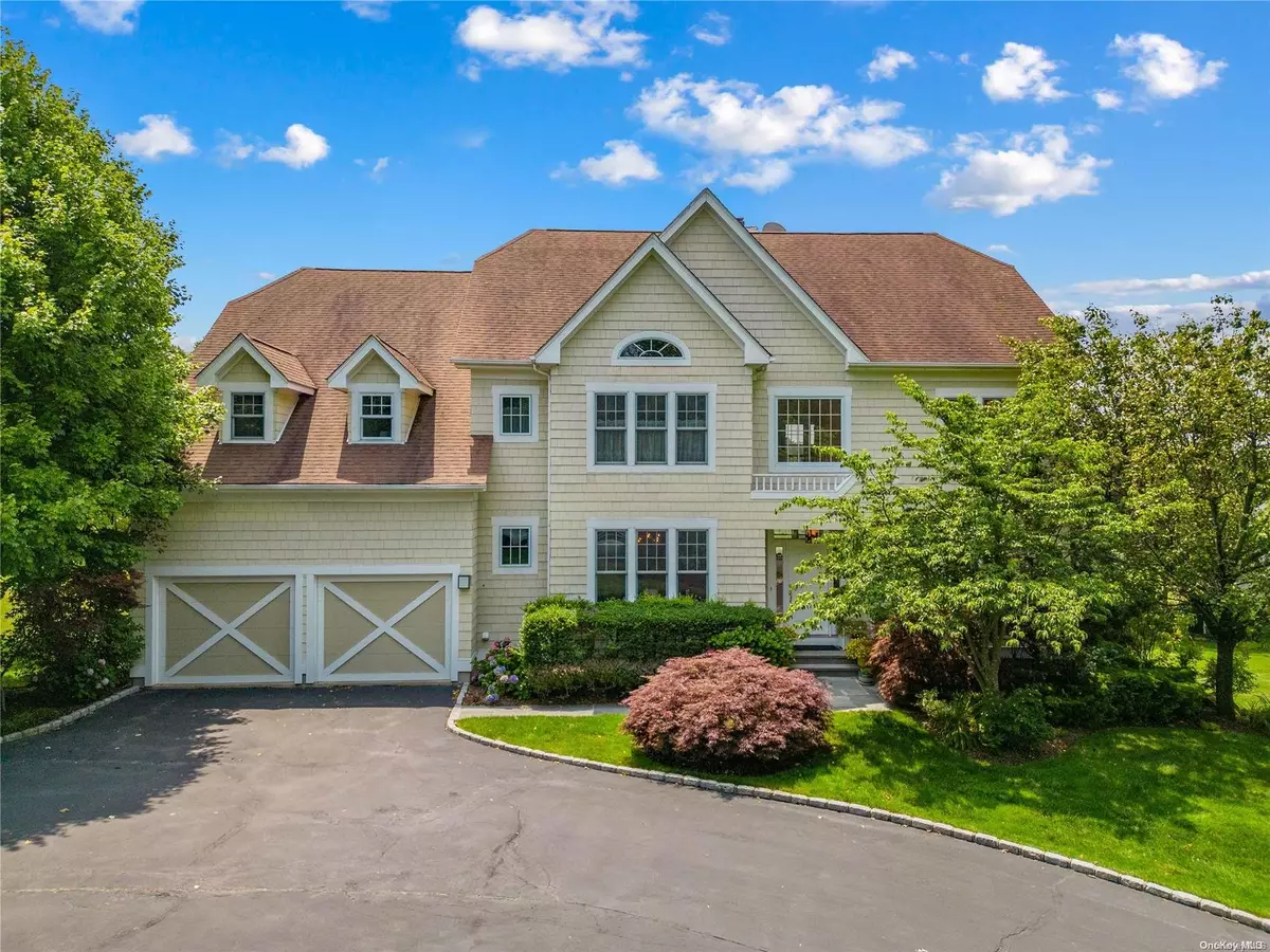 Glen Cove, NY 11542,15 Pembroke DR