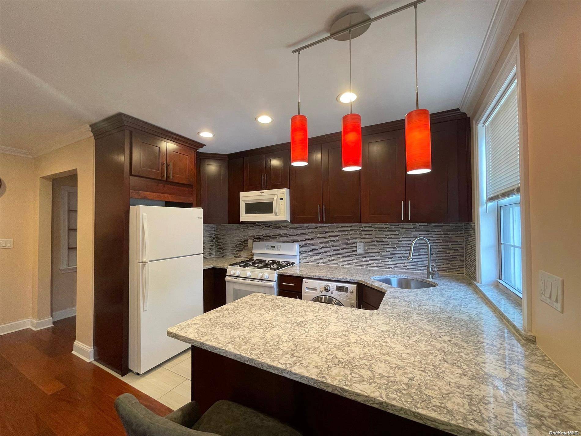 135-18 77th AVE #8E,  Kew Garden Hills,  NY 11367