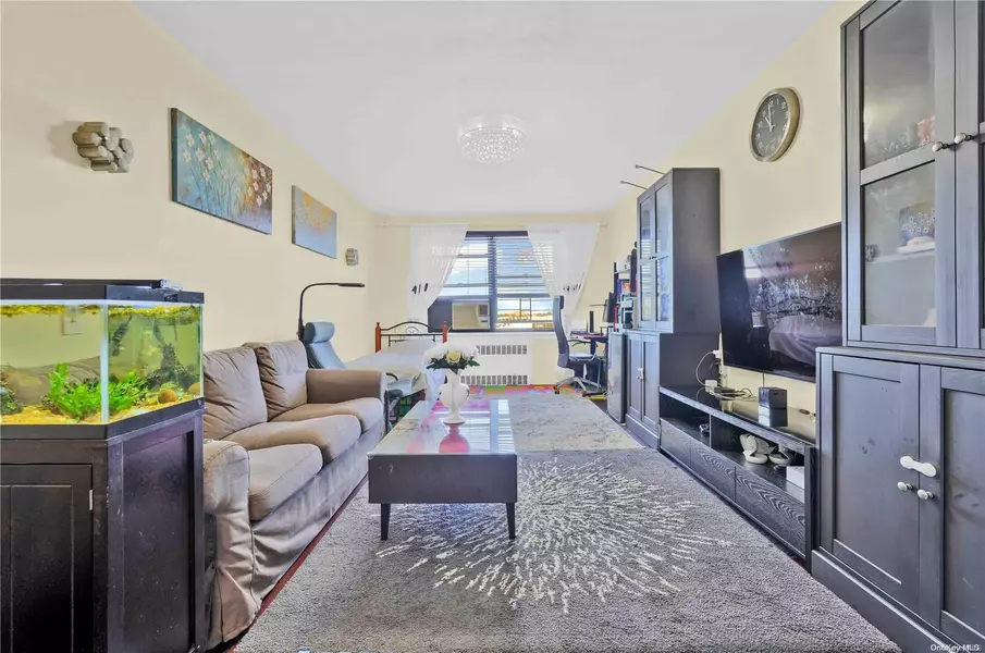 25-34 Union ST #4D, Flushing, NY 11354