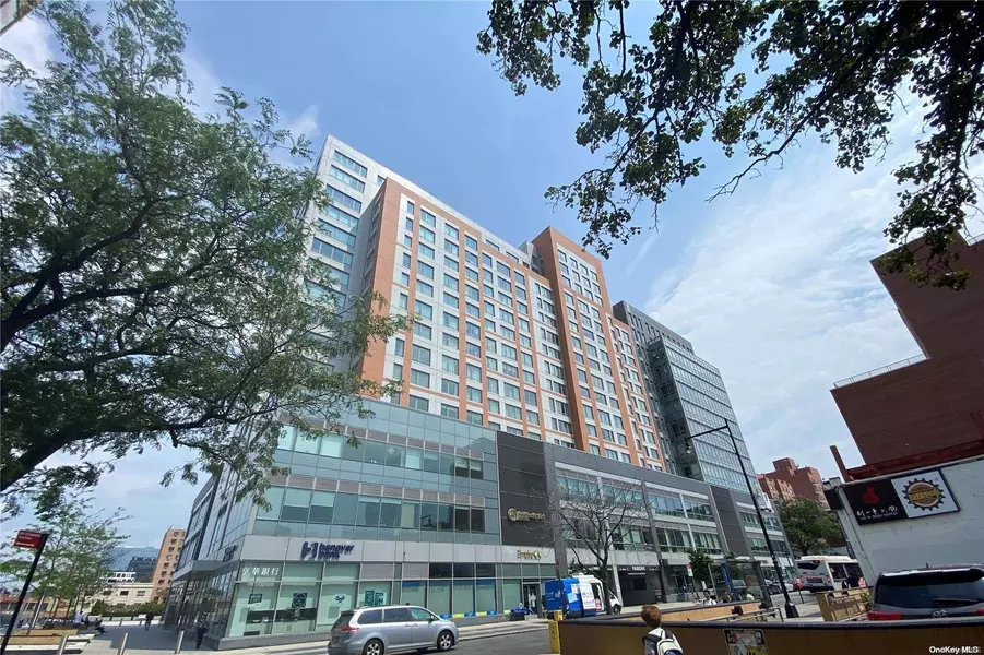 138-35 39th AVE #4K, Flushing, NY 11354