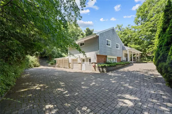 Dix Hills, NY 11746,14 Woodedge DR