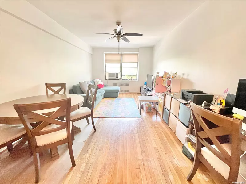 25-11 Union ST #3C, Flushing, NY 11354