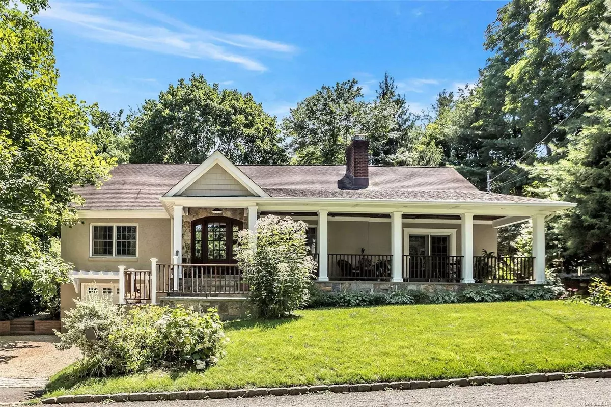 Glen Head, NY 11545,1 Depot PL