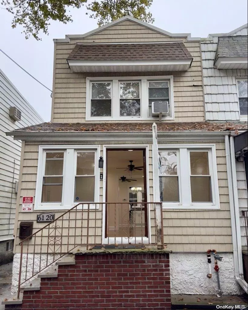 Middle Village, NY 11379,61-20 62nd ST