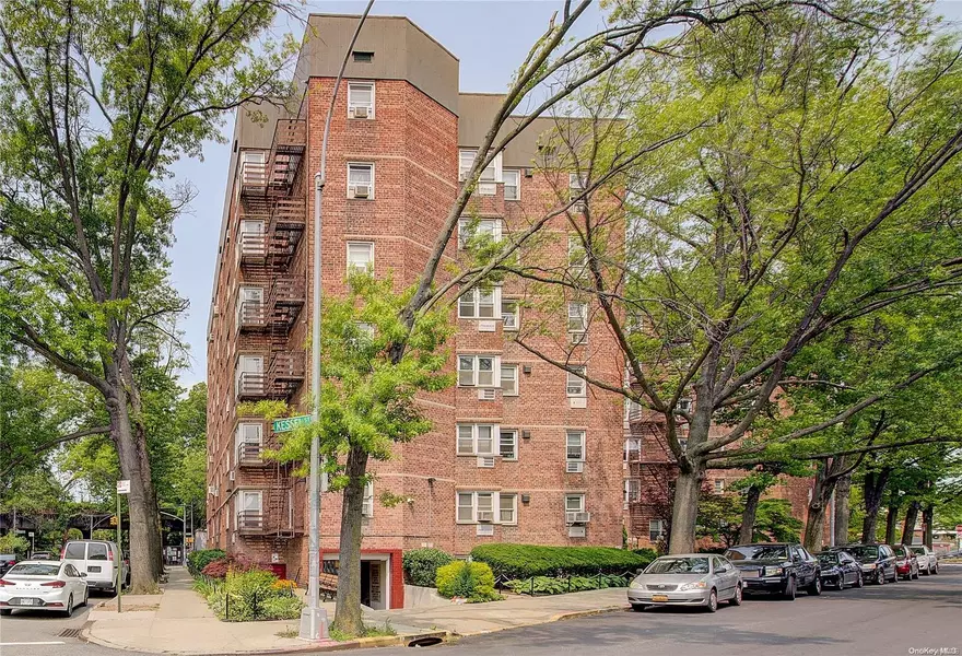 66-92 Selfridge ST #6H, Forest Hills, NY 11375