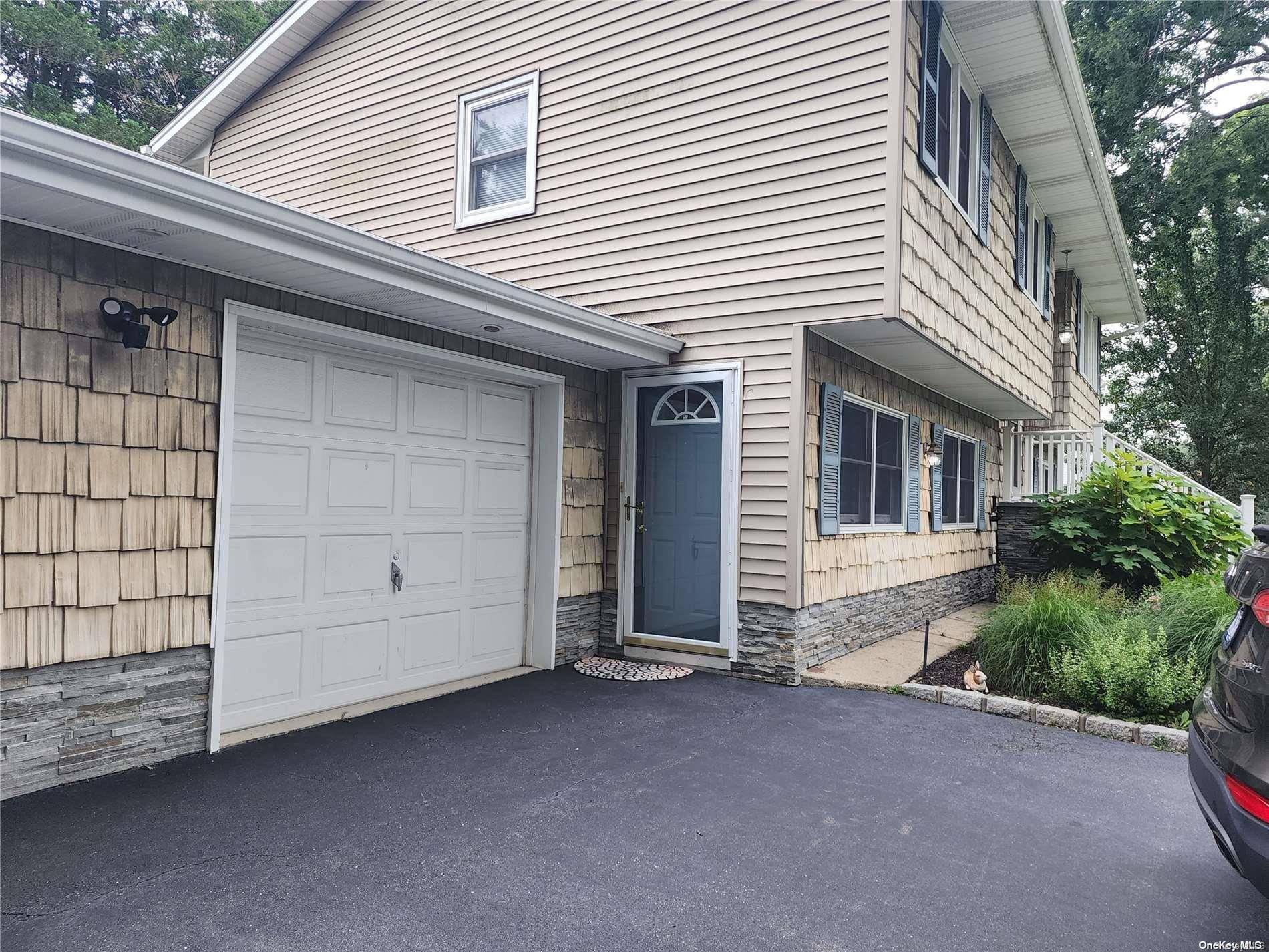 115 Clarendon RD #Lower, Ronkonkoma, NY 11779