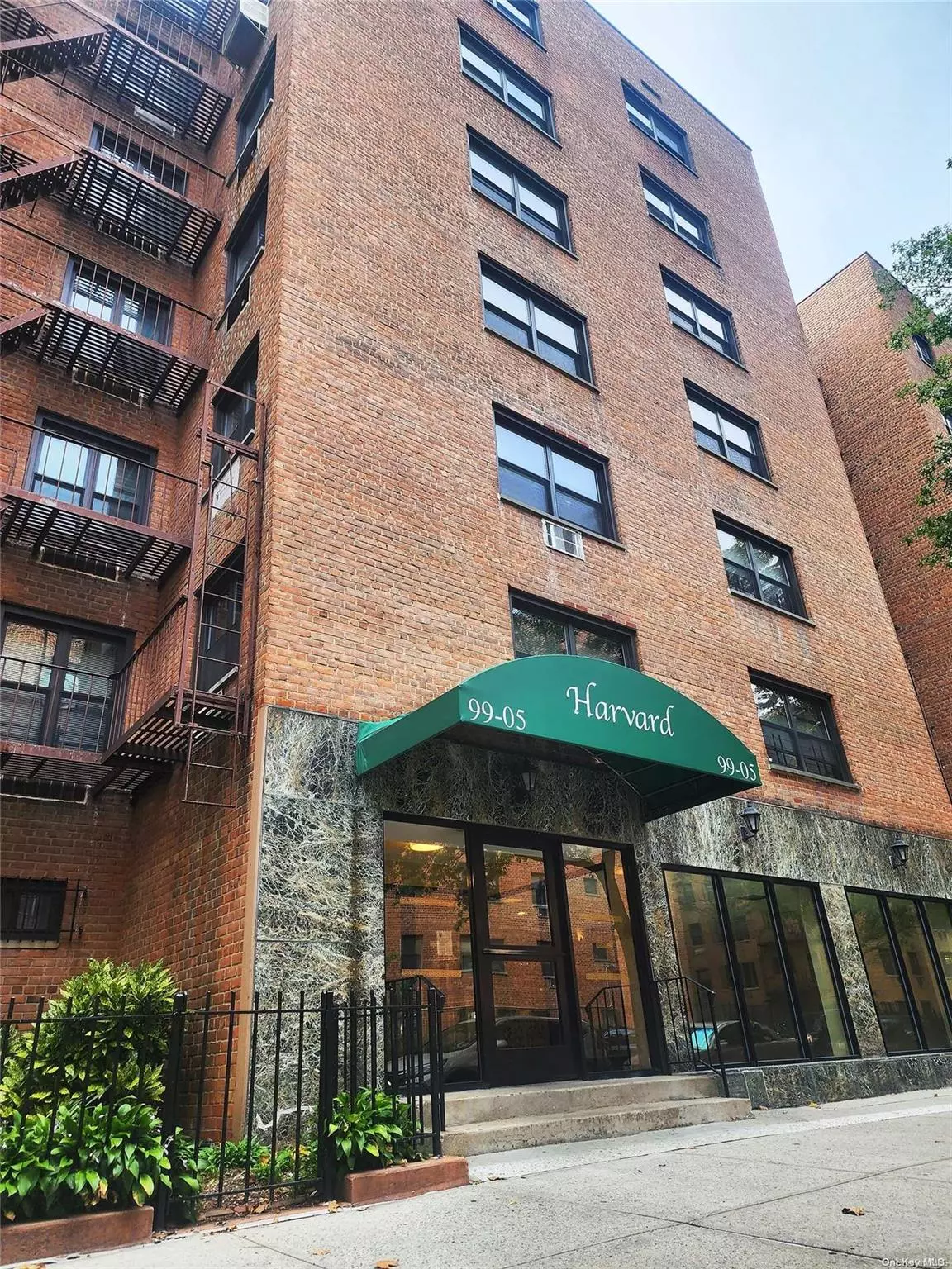 Corona, NY 11368,99-05 59th Ave #1A