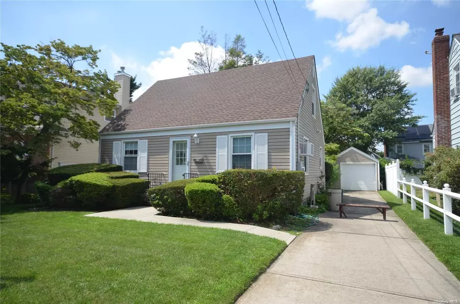 552 Paff AVE, Uniondale, NY 11553