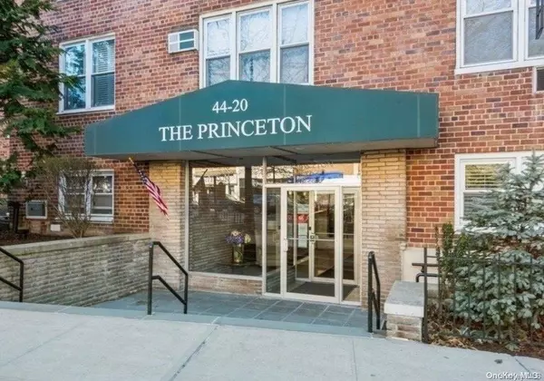 44-20 Douglaston Pkwy #7G, Douglaston, NY 11363