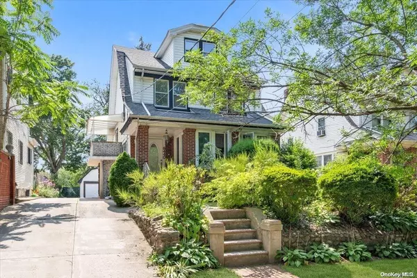 Jamaica Estates, NY 11432,84-40 Kendrick PL