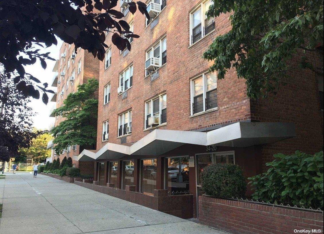 34-20 Parsons BLVD #1W, Flushing, NY 11354