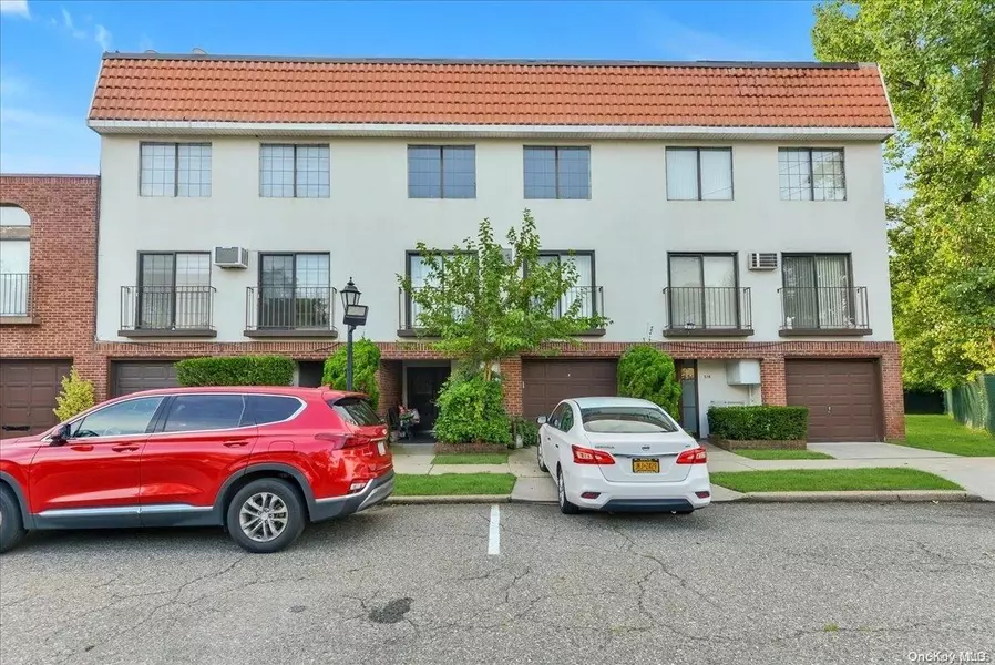 3-18 Julius RD #18 C, College Point, NY 11356