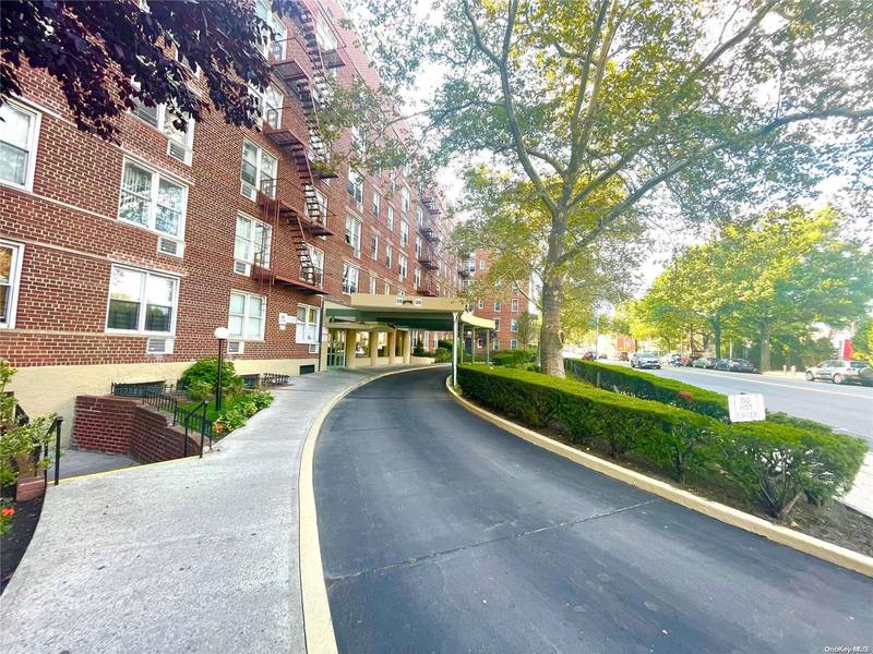 59-30 108 ST #7K, Corona, NY 11368