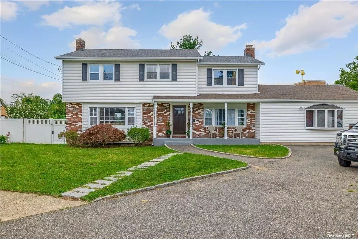 Copiague, NY 11726,14 Lincoln Ct