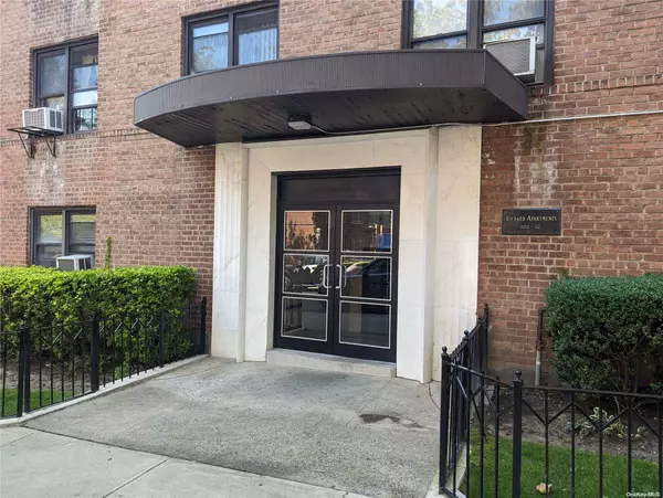 Rego Park, NY 11374,102-12 65 AVE #C53