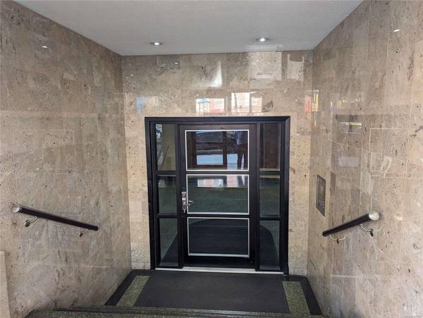 Rego Park, NY 11374,102-12 65 AVE #C53
