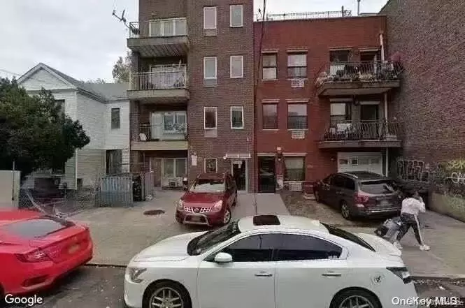 Corona, NY 11368,100-23 39 AVE #2A