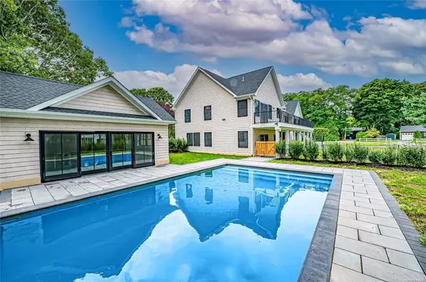 Sag Harbor, NY 11963,4 Linda LN