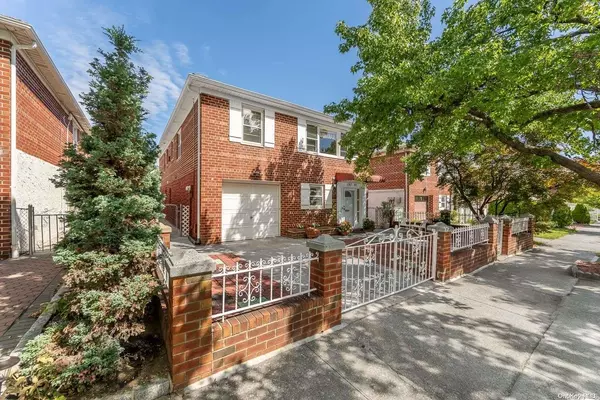 Flushing, NY 11358,197-01 46th AVE