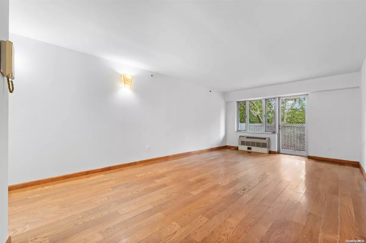 Forest Hills, NY 11375,64-34 Grand Central Pkwy #2A