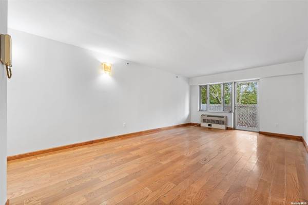 64-34 Grand Central Pkwy #2A,  Forest Hills,  NY 11375