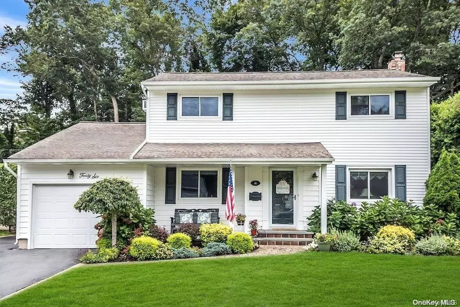 46 Somerset DR, Commack, NY 11725