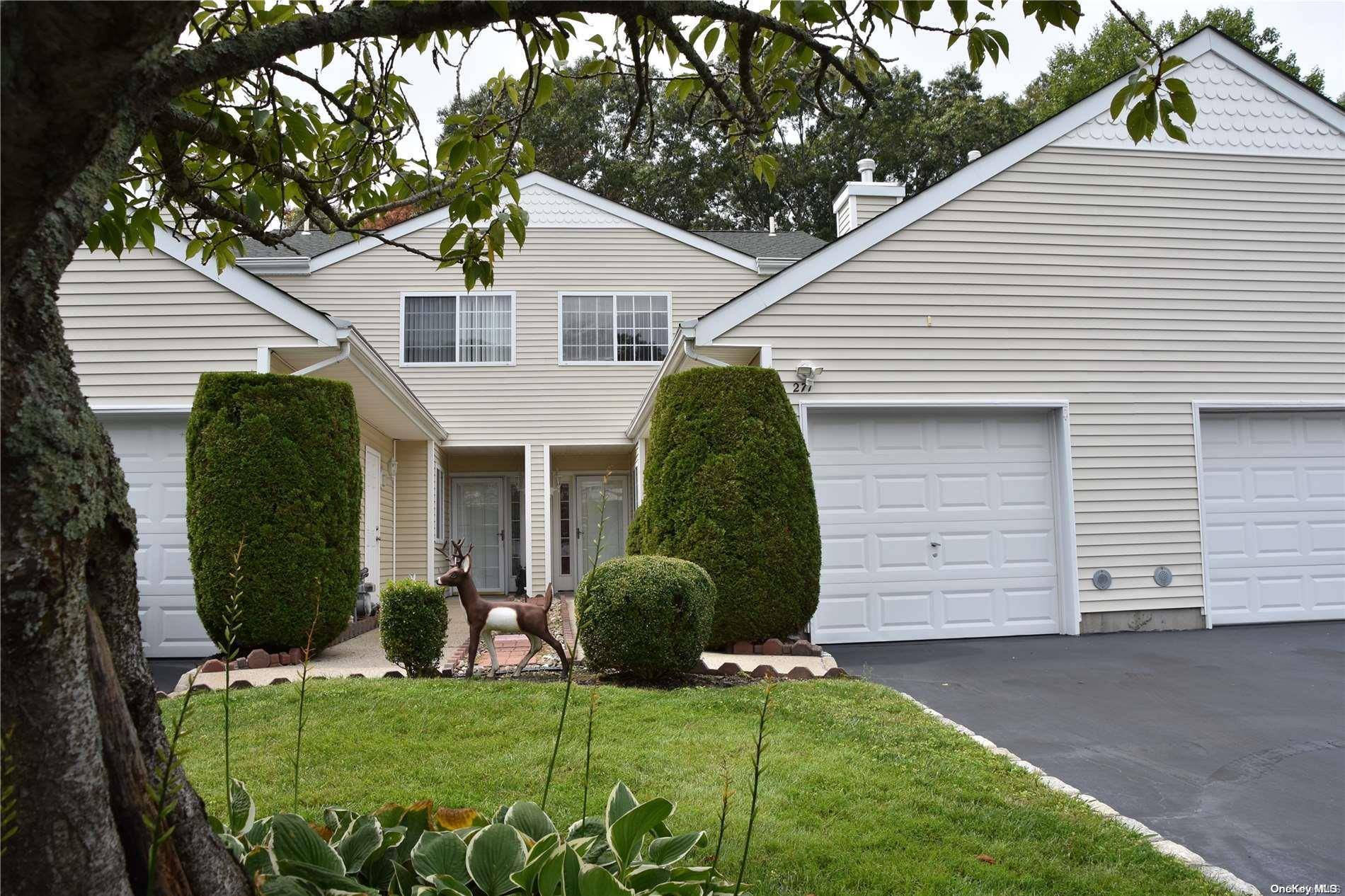 271 Barn Swallow CT #271, Manorville, NY 11949