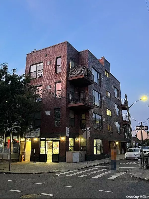 43-17 104th ST, Corona, NY 11368