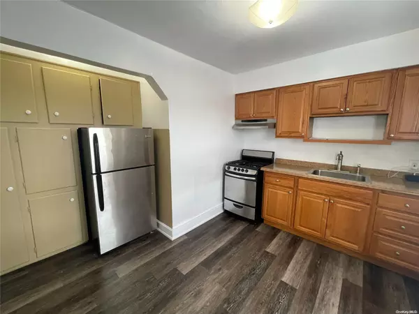 246 Mineola BLVD #2, Mineola, NY 11501