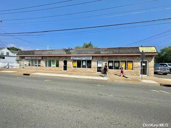 North Lindenhurst, NY 11757,718-724 N Wellwood AVE