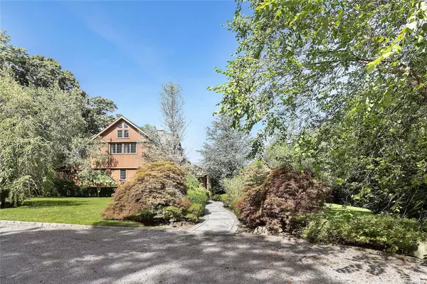 311 Sandpiper DR, Riverhead, NY 11901