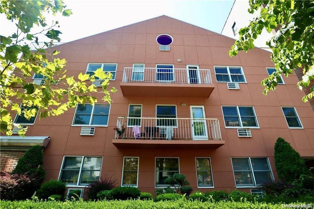 428 Ovington AVE #3A, Brooklyn, NY 11209