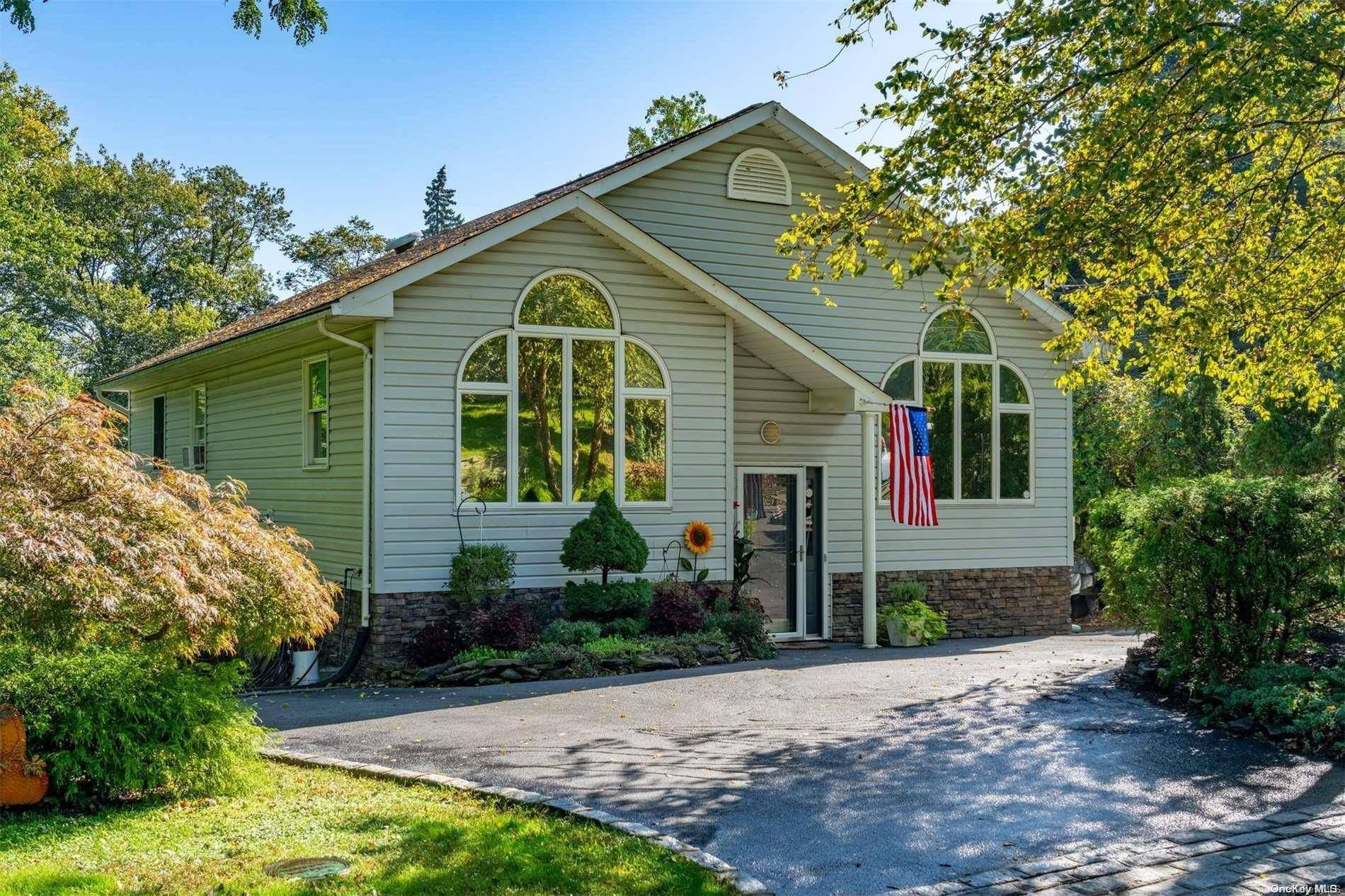 Kings Park, NY 11754,9 Lakeview DR