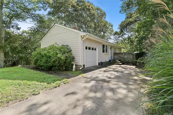 Sag Harbor, NY 11963,51 Light House LN