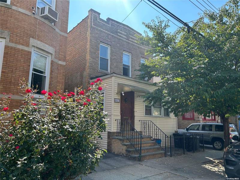 60-14 68th RD, Ridgewood, NY 11385