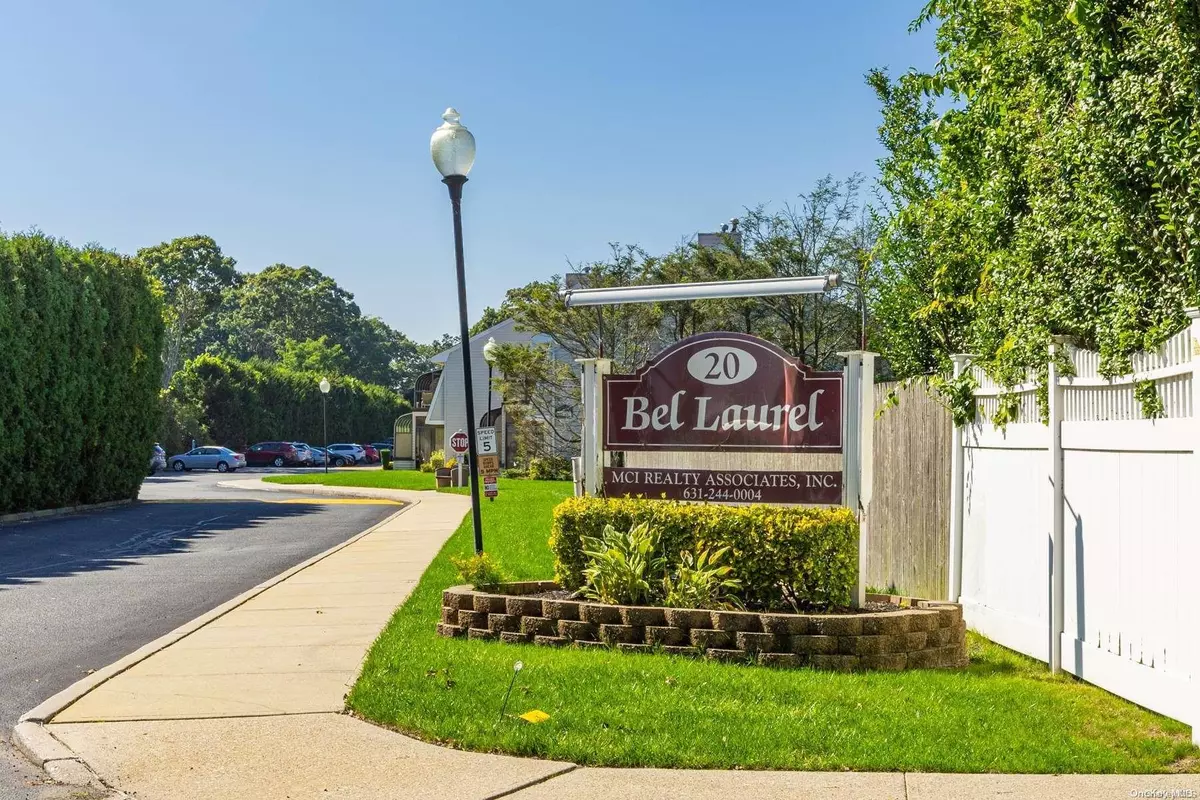 East Islip, NY 11730,20 Laurel AVE #61